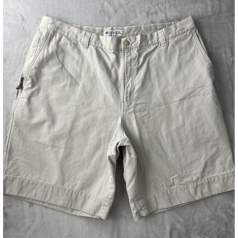 COLUMBIA Short Men 40x10'' Stone Washed Utility Zip Pocket Granite Cloth Hiking